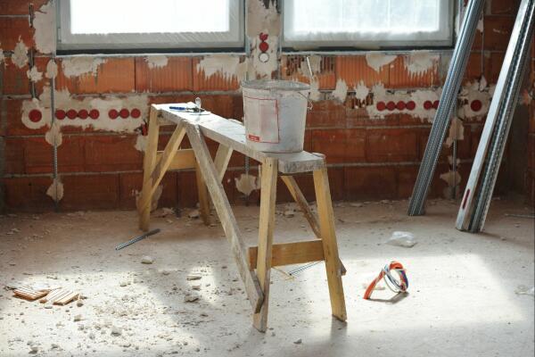 Cu&aacute;nto tarda cada profesional en una reforma: Gu&iacute;a de Tiempos Reales